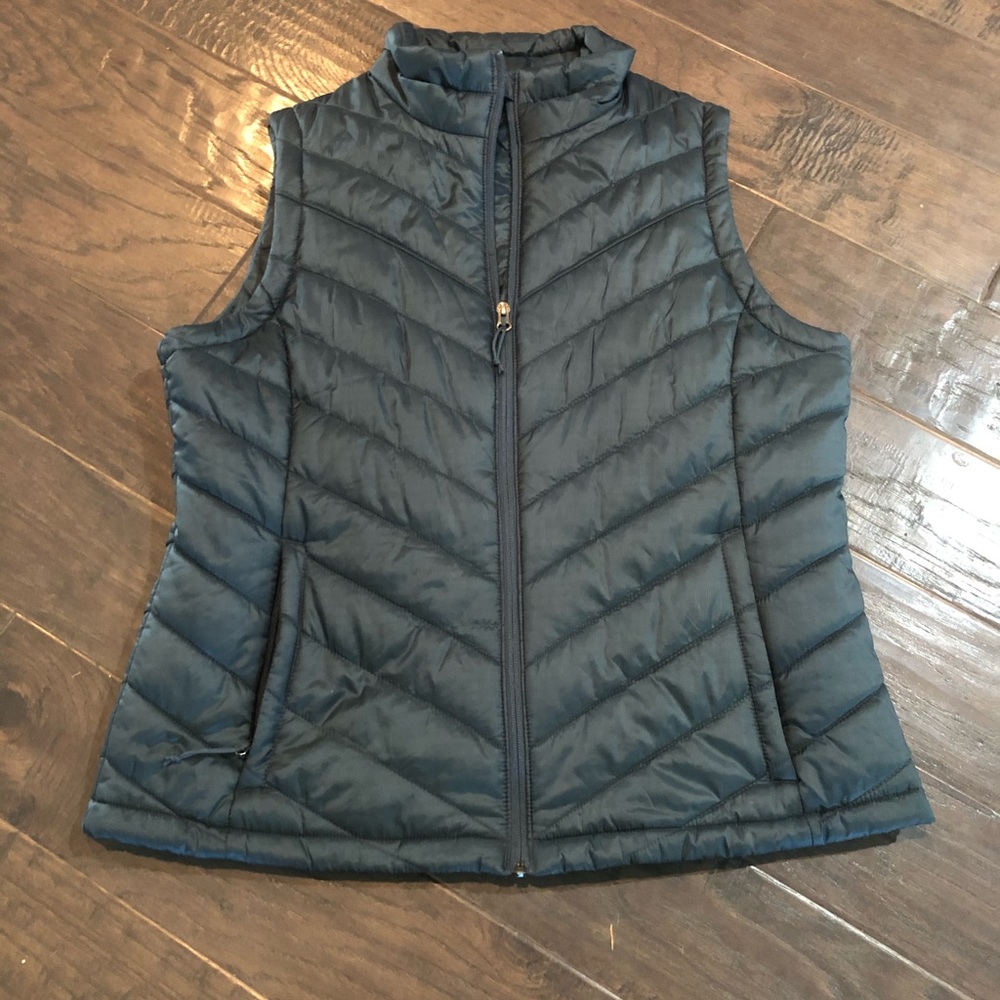 Puffy blue Columbia vest. XLARGE